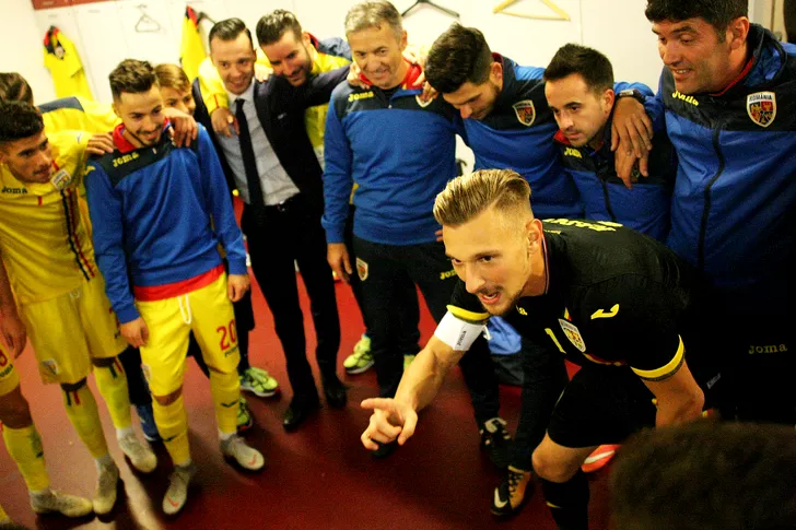 Ionuţ Radu le-a ţinut un discurs coechipierilor săi înaintea meciului România U21 - Ţara Galilor U21