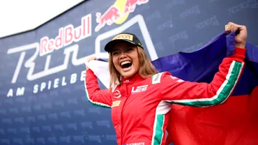 Cine e prima femeie care ajunge cu McLaren in Formula 1 Are 18 ani si sa nascut in Filipine