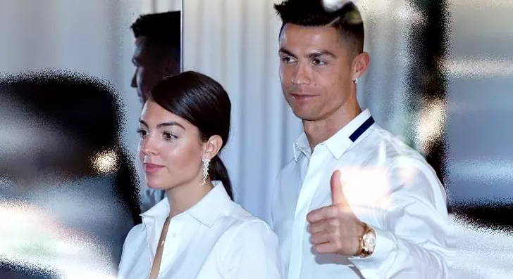 Cristiano Ronaldo alături de Georgina la clinica din Madrid