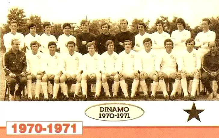 Cornel Dinu este al doilea din dreapta, pe rândul de sus al echipei campioane din sezonul 1970-1971, Dinamo București