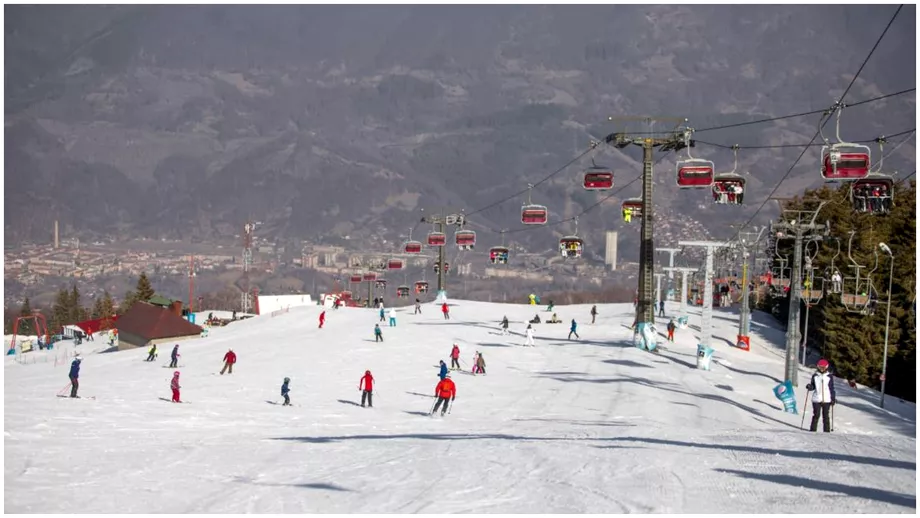 Statiunea din Romania unde copiii pot schia cel mai bine A fost invadata de turisti in minivacanta