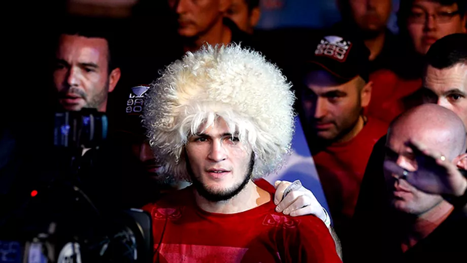 Cum arata sotia lui Khabib Nurmagomedov Ce avere a strans din UFC luptatorul rus care la invins pe Conor McGregor Foto