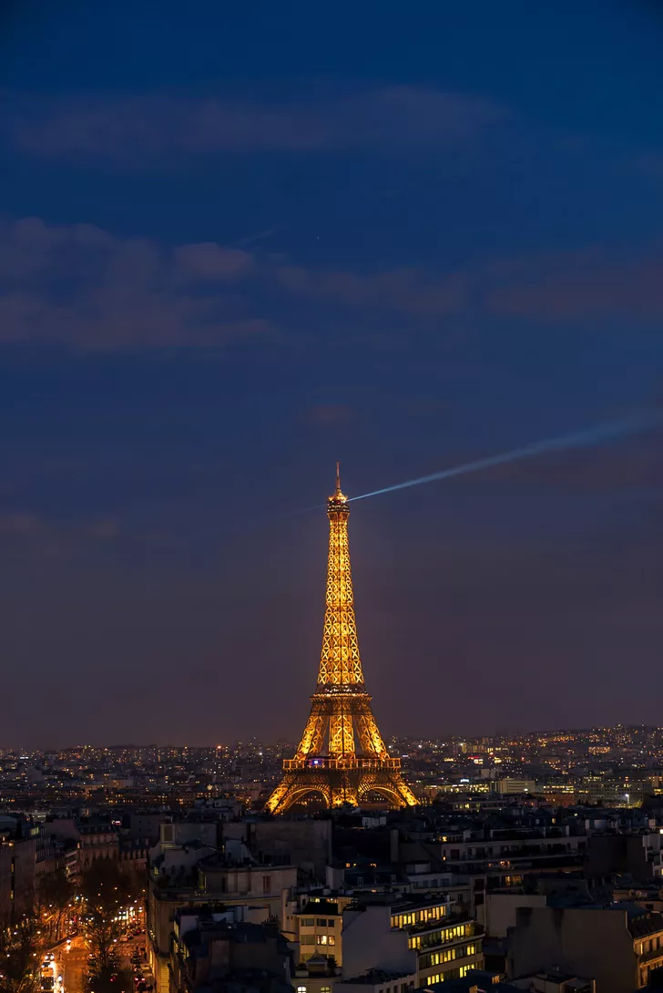 Turnul Eiffel atrage anual milioane de vizitatori din întreaga lume. Sursa foto:hepta.ro