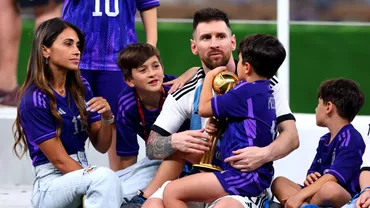Leo Messi si familia siau inceput vacanta alaturi de un cantaret celebru Vizita privata apoi concert