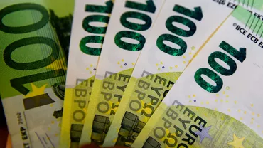 Curs valutar BNR joi 2 martie Euro si dolarul american fac rocada fata de leu Update