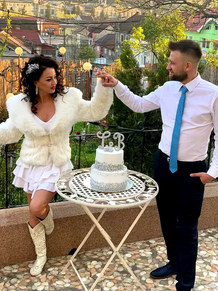 Larisa Drăgulescu și actualul soț în ziua căsătoriei.