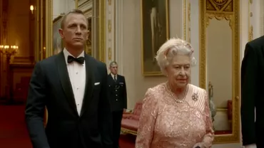 Filmarea pe care Regina Elisabeta a ascunso familiei sale In clip a aparut alaturi de James Bond