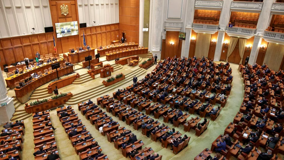 Scandal in Parlament Un deputat AUR a vrut sa intrerupa depunerea juramantului Motivul invocat