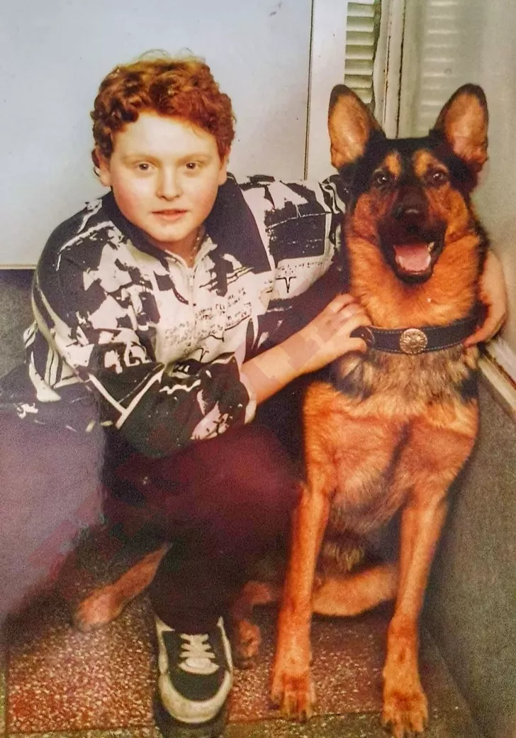Mihai Nae, dresorul câinilor vedetelor, în copilărie. Sursă foto: Arhivă personală