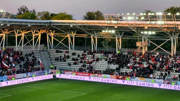 Dinamo abandonata de fani la meciul crucial cu FC Voluntari Cainii nau reusit sa umple Arcul de Triumf Foto