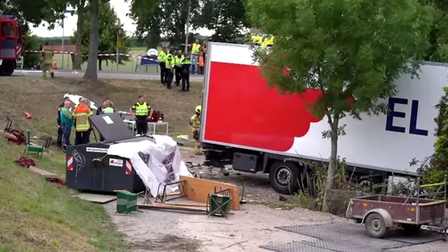 Un camion a intrat in multime in Olanda Doi morti si zeci de raniti primul bilant