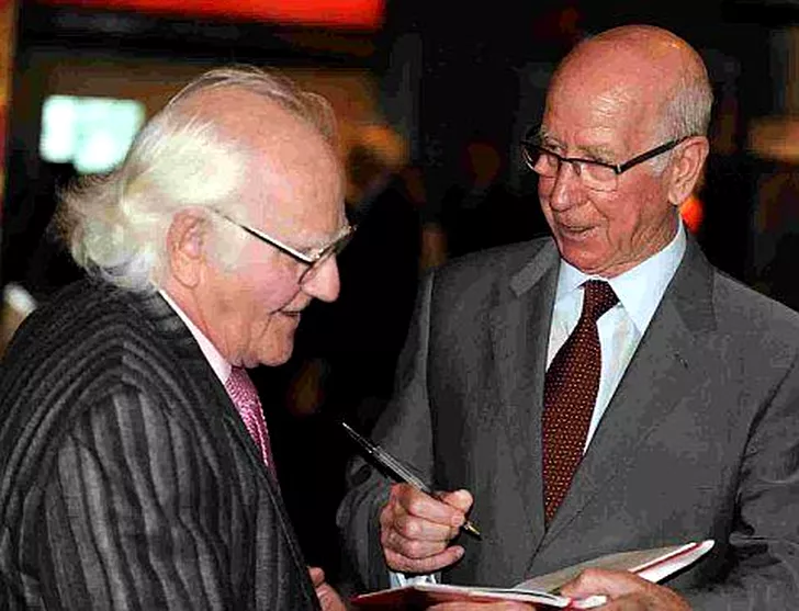 Dickie Borthwick si Sir Bobby Charlton. Sursa foto: bournemouthecho.co.uk 