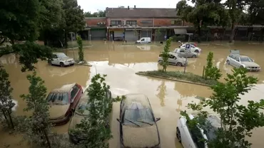 Dramele romanilor din Italia Oamenii abia fac fata dupa inundatiile devastatoare
