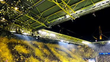 Coregrafie de senzatie inainte de Borussia Dortmund  Barcelona Zidul Galben a facut spectacol Video