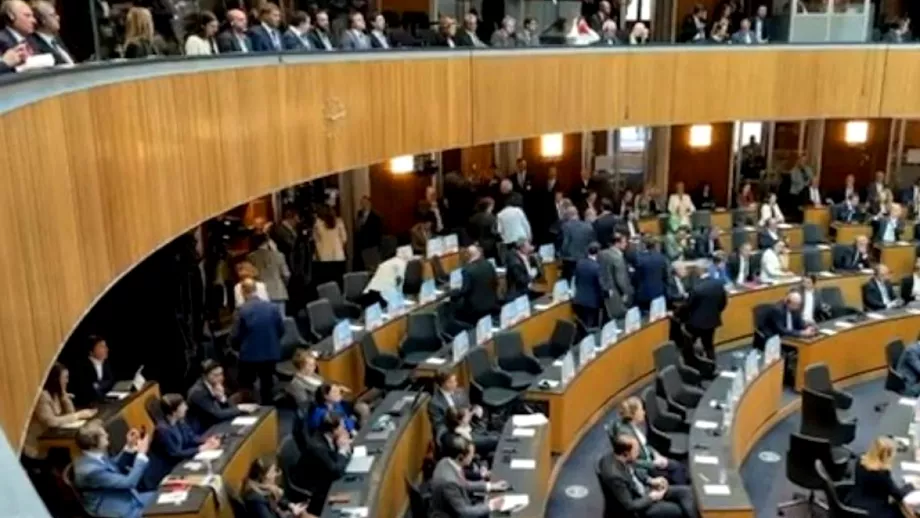 Gest de sfidare al unor parlamentari austrieci fata de Ucraina Au parasit sala in timpul discursului lui Zelenski