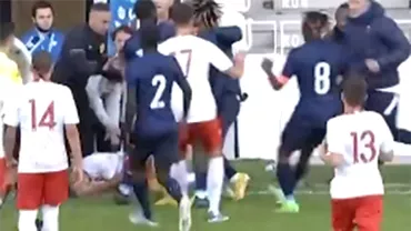 Violenta dusa la extrem Patru cartonase rosii capete in gura si victorie la masa verde intrun meci international de juniori Video
