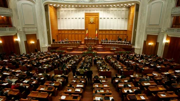 Legea pensiilor speciale a fost adoptata cu scandal in Senat  USR a adus in discutie inclusiv pensia premierului Ciuca