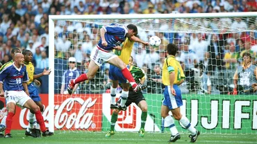 Campionatul Mondial din 1998 ultimul turneu pentru Romania Cupa adusa la Paris de Zidane si Jacquet Video