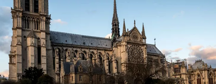 Ce reprezintă Catedrala Notre Dame din Paris! Cât de vechi este monumentul! Construcția a durat 200 de ani