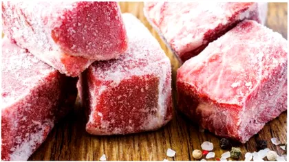 Cum decongelezi rapid carnea in numai 10 minute Trucul util care iti va folosi