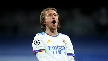 Nebunie in vestiarul lui Real Madrid dupa victoria cu PSG Luka Modric seful petrecerii Vamos pa madre Video