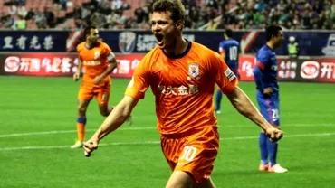 Sageata spre titlu Marius Niculae moment hilar la transferul in China Bai tu joci si portar Sfat pentru Nicolae Stanciu Video