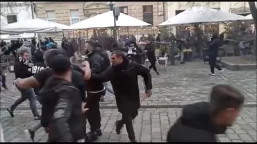 A fost razboi inainte de U Cluj  CSA Steaua Imagini halucinante de la luptele dintre jandarmi si ultrasi Video
