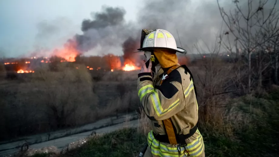 Incendiu masiv de vegetatie langa Capitala Mesaj ROAlert emis pompierii intervin
