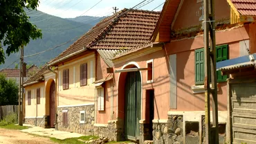 Satul din Romania unde aproape toti locuitorii au acelasi nume Amenzile de circulatie le iau eu ca nu am carnet