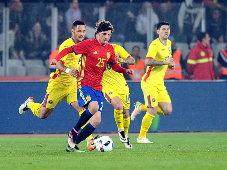 Sergi Roberto în meciul România - Spania. Sursă foto: sportpictures.eu