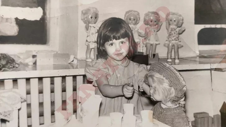 Ianna Novac în copilărie. Sursă foto: Arhivă personală