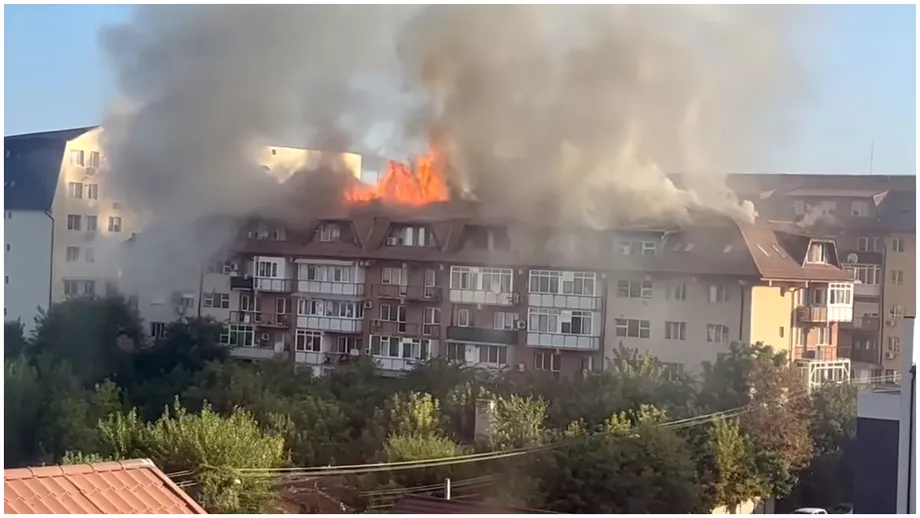 Incendiu puternic in Craiova Trei blocuri au fost cuprinse de flacari 180 de apartamente afectate Locatarii au agresat pompierii Update