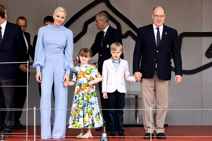 Prințesa Charlene, prințul Alber și copiii lor