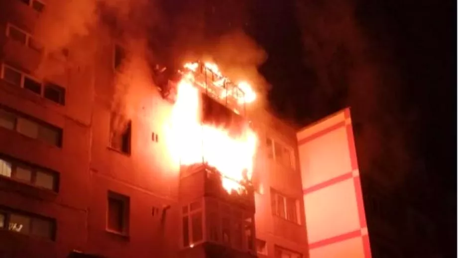 Incendiu urias in Drobeta Turnu Severin 20 de oameni au fost evacuati de urgenta