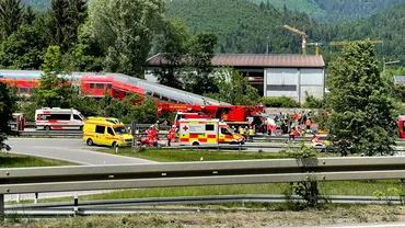 Video Grav accident feroviar in Germania Un tren plin cu pasageri a deraiat in Bavaria Cel putin 4 morti si 30 de raniti Update