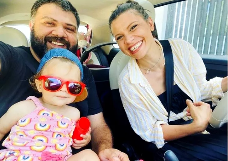 Laura Andreșan alături de Grasu XXL și fetița lor