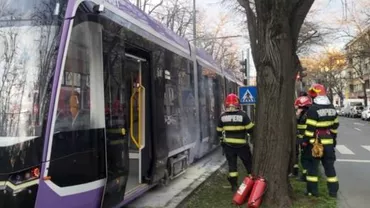 Un tramvai a luat foc in mers la Timisoara Calatorii au fugit de flacari cum au putut