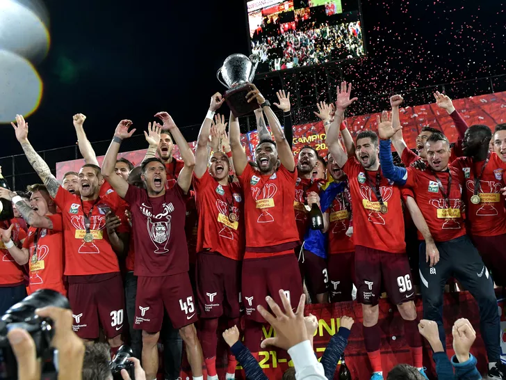 CFR Cluj, sărbătorind titlul de campioană a României. Sursa: sportpictures.eu
