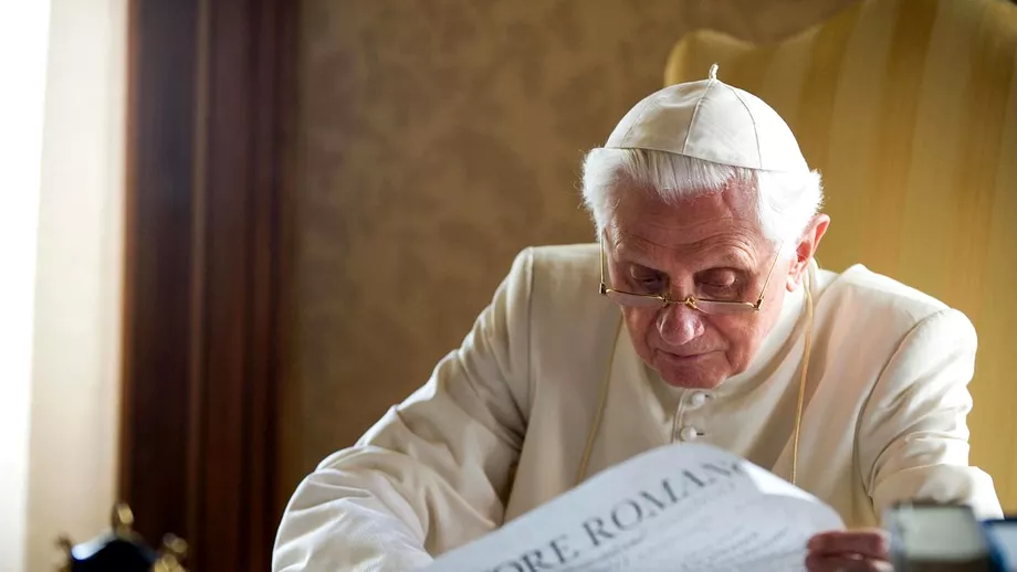 Papa Benedict al XVIlea a murit la 95 de ani Anuntul Vaticanului