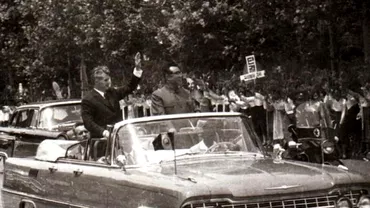 Nicolae Ceausescu acuzat in 1971 ca a adus din China pandemia de gripa Cum cantau nordcoreenii pentru fostul dictator Romanie Romanie cat de dragami esti tu mie Imagini de colectie