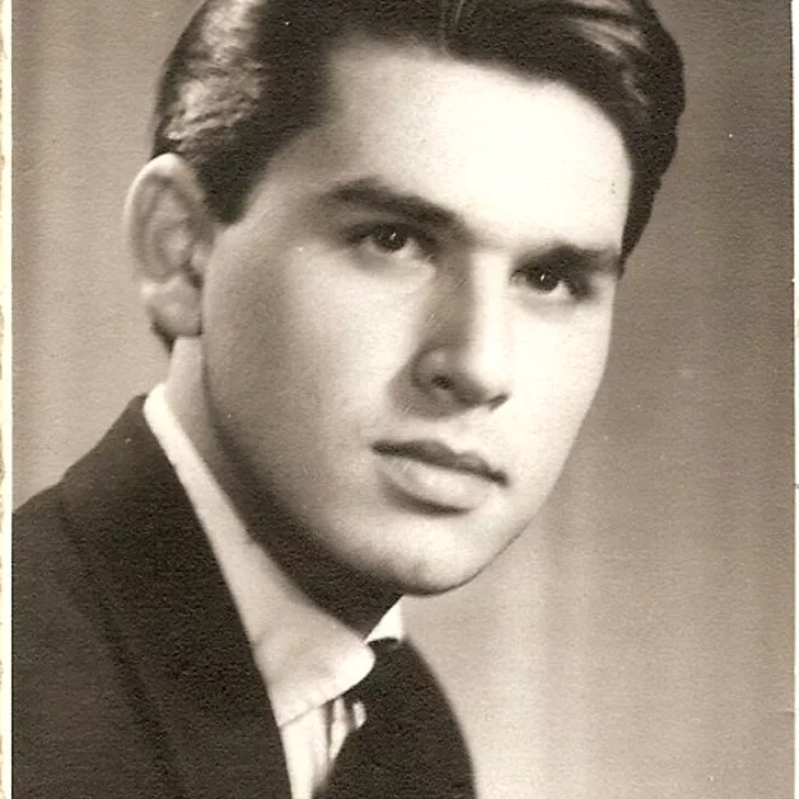 Marius Țeicu în 1963, absolvirea liceului. Sursă foto: Arhivă personală
