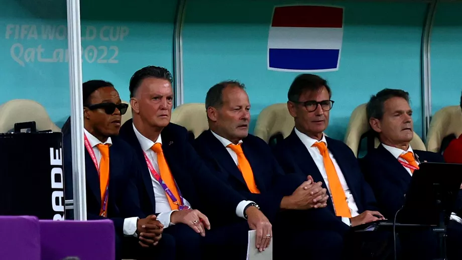 Louis van Gaal pune tunurile pe arbitraj dupa eliminarea Olandei Penaltyul Argentinei a fost dubios