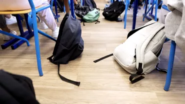 Un elev a ascuns un cutit in toaleta scolii la Galati Voia sasi atace colegii Ce sa intamplat cu adolescentul