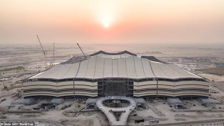 Stadionul Al Bayt - în construcție