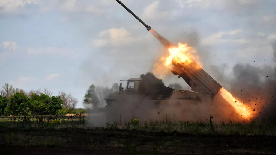 Razboi in Ucraina ziua 456 Contraofensiva a inceput spune consilierul lui Zelenski  SUA aproba vanzarea de rachete solaer catre Kiev