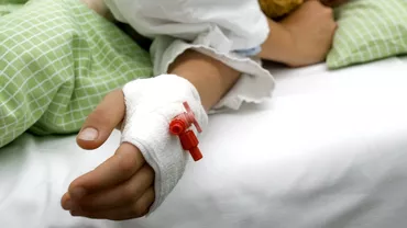 Inca doi copii din Romania suspecti de hepatita misterioasa In primul caz cel al fetitei de 5 ani medicii suspecteaza o alta boala