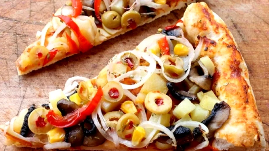Pizza de post cea mai buna reteta de facut acasa Un ingredient ii da un gust delicios