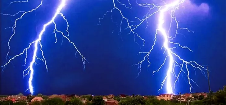 ANM a anunțat furtună electrică în România! Fulgere