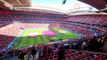 Fanii marocani si croati show total la Campionatul Mondial Atmosfera fierbinte pe stadionul Al Bayt Foto