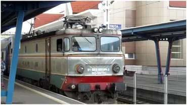 Video Accident feroviar intro gara din BistritaNasaud impact intre o locomotiva si un tren de calatori